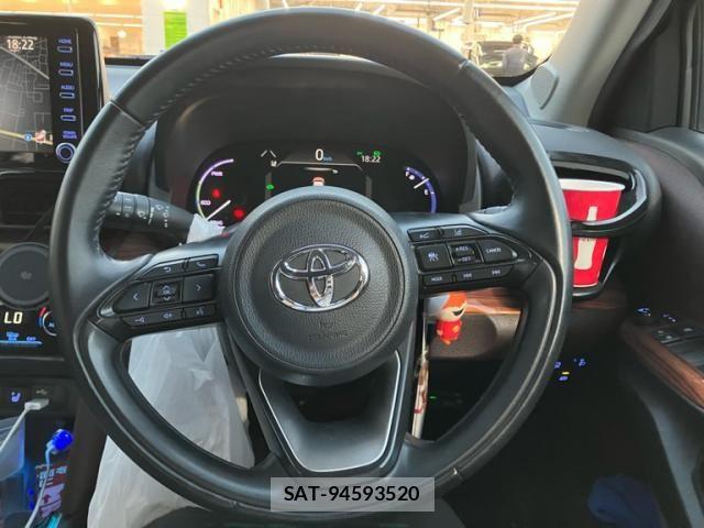 Toyota YARIS CROSS 2020-11 8747121-11