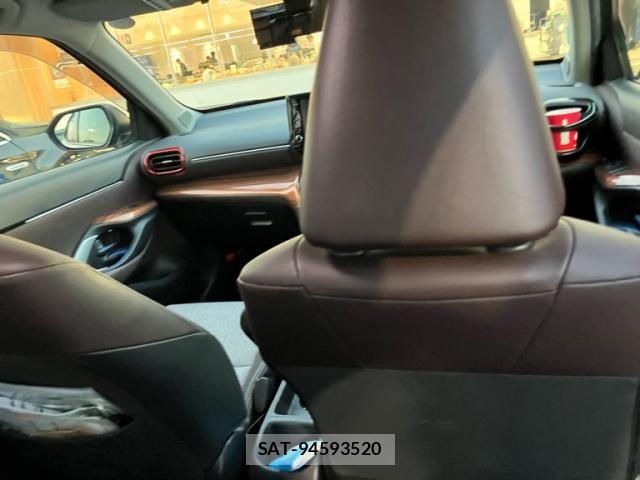 Toyota YARIS CROSS 2020-11 8747121-18