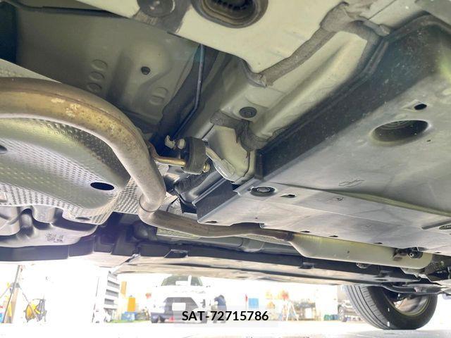 Toyota YARIS CROSS 2022-09 8747112-19