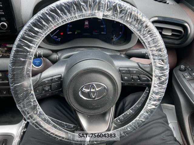 Toyota YARIS CROSS 2021-03 8747122-14