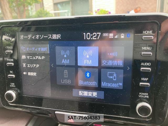 Toyota YARIS CROSS 2021-03 8747122-17