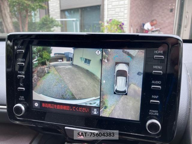 Toyota YARIS CROSS 2021-03 8747122-18