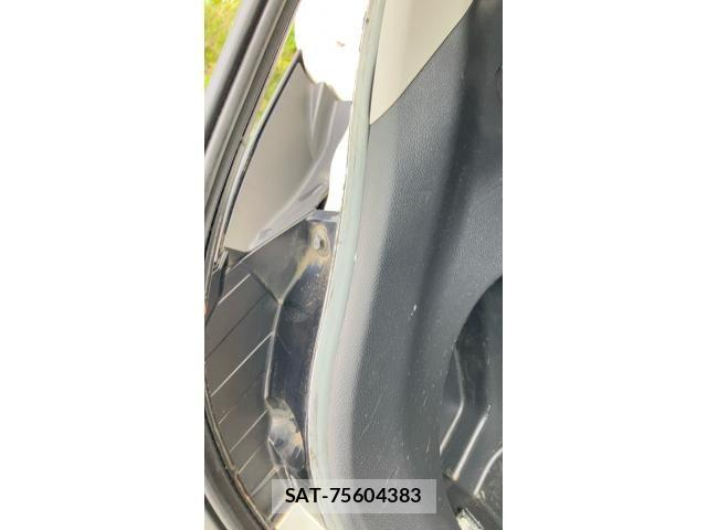 Toyota YARIS CROSS 2021-03 8747122-25