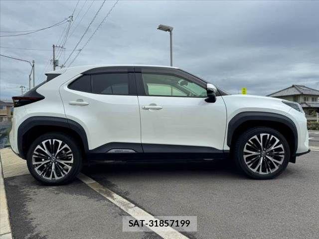 Toyota YARIS CROSS 2021-08 8782803-11