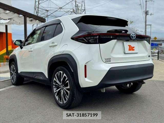 Toyota YARIS CROSS 2021-08 8782803-12