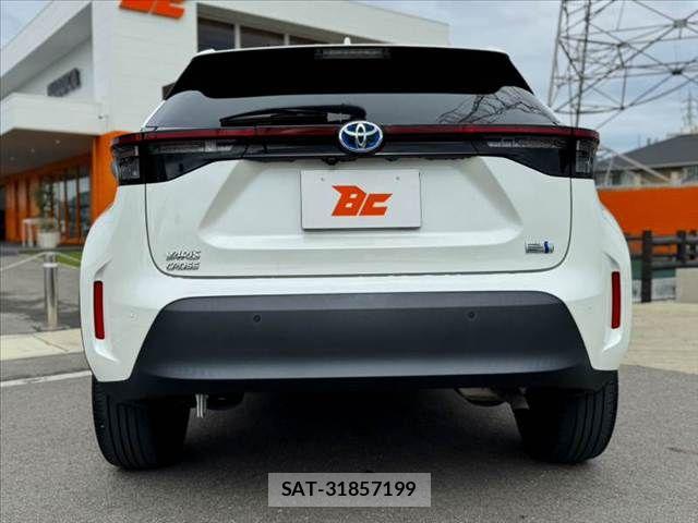 Toyota YARIS CROSS 2021-08 8782803-13