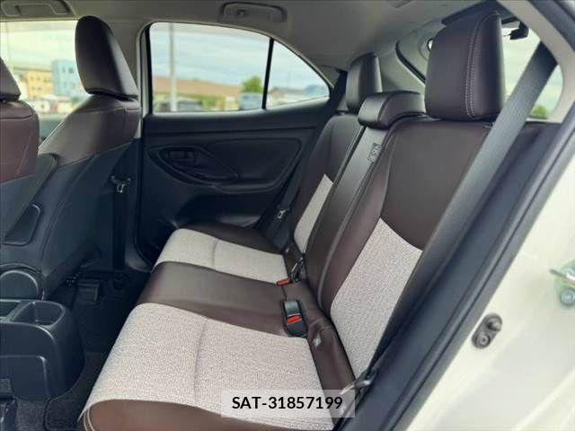 Toyota YARIS CROSS 2021-08 8782803-17