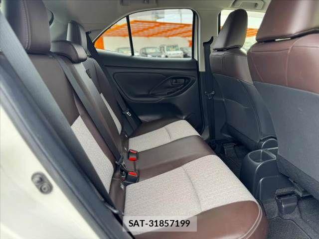 Toyota YARIS CROSS 2021-08 8782803-18