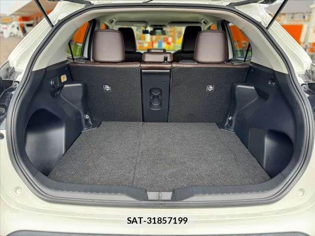 Toyota YARIS CROSS 2021-08 8782803-19
