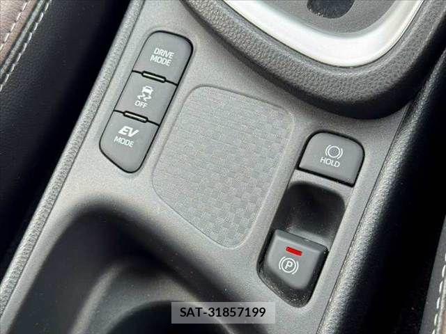 Toyota YARIS CROSS 2021-08 8782803-21