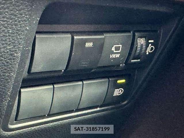 Toyota YARIS CROSS 2021-08 8782803-24