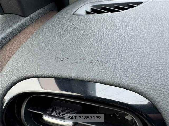 Toyota YARIS CROSS 2021-08 8782803-27