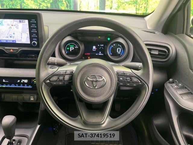 Toyota YARIS CROSS 2022-08 8832702-11