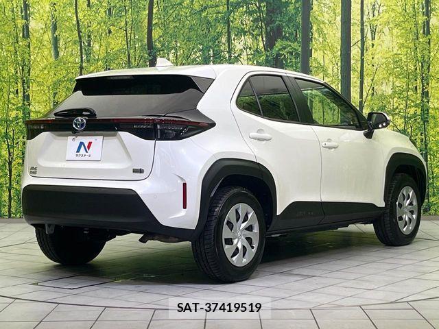 Toyota YARIS CROSS 2022-08 8832702-17