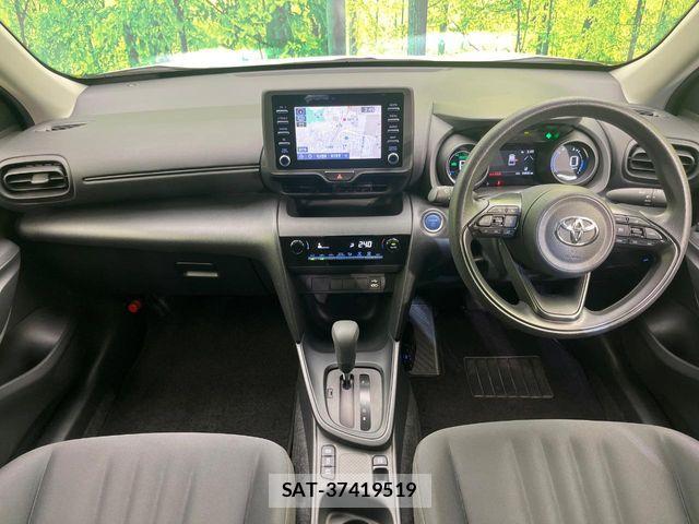 Toyota YARIS CROSS 2022-08 8832702-1