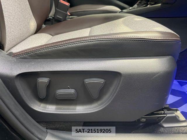 Toyota YARIS CROSS 2021-03 8832697-8