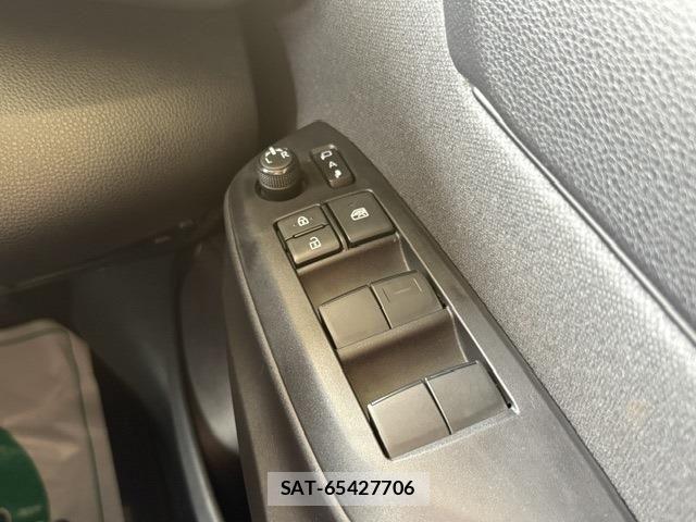Toyota YARIS CROSS 2020-12 8832707-20