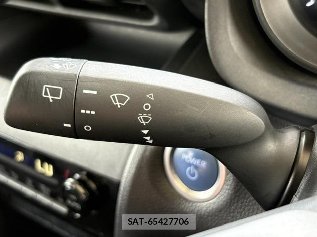Toyota YARIS CROSS 2020-12 8832707-24