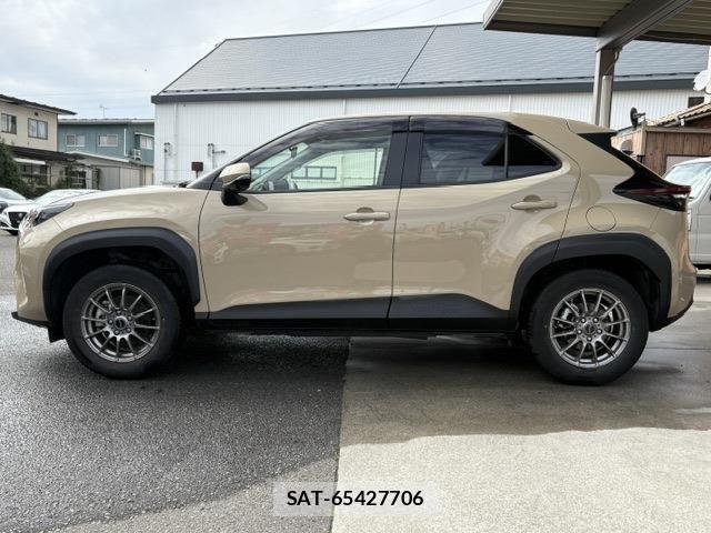 Toyota YARIS CROSS 2020-12 8832707-6