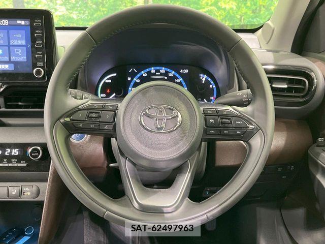 Toyota YARIS CROSS 2022-07 8832695-10