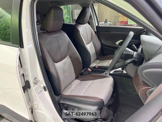 Toyota YARIS CROSS 2022-07 8832695-7