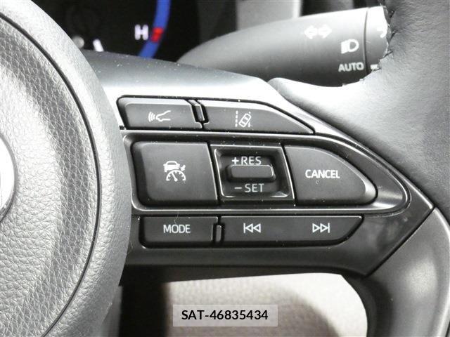 Toyota YARIS CROSS 2021-09 8832700-11