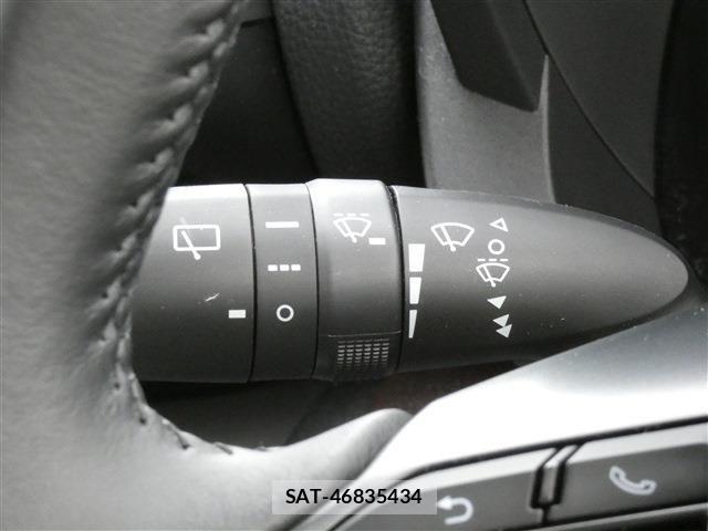 Toyota YARIS CROSS 2021-09 8832700-12