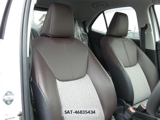 Toyota YARIS CROSS 2021-09 8832700-16
