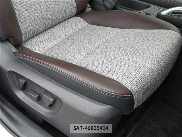 Toyota YARIS CROSS 2021-09 8832700-17