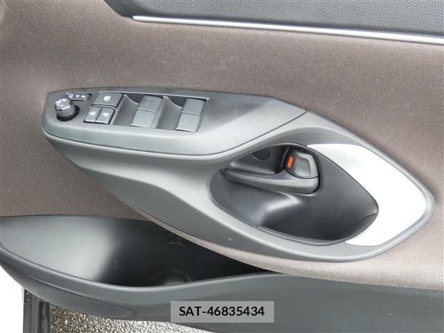 Toyota YARIS CROSS 2021-09 8832700-21