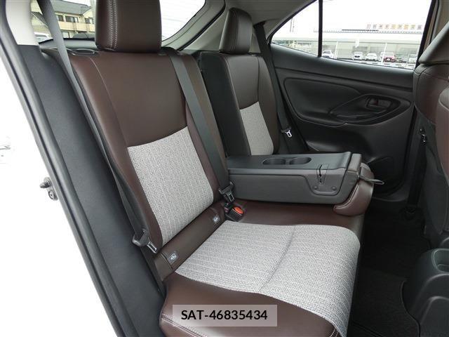 Toyota YARIS CROSS 2021-09 8832700-23