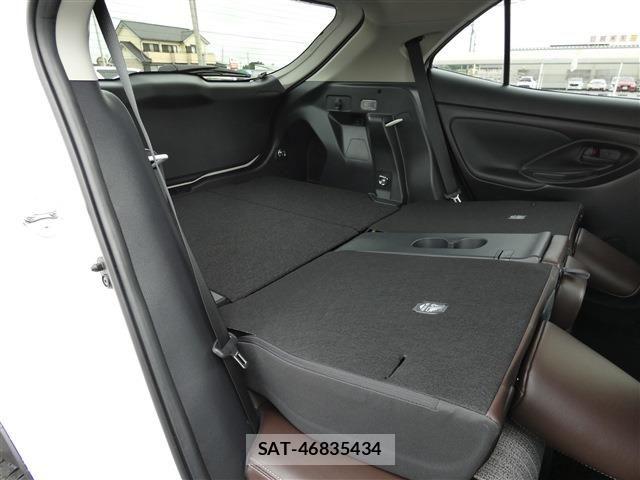 Toyota YARIS CROSS 2021-09 8832700-24