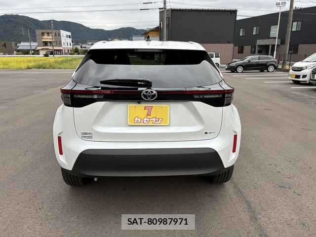 Toyota YARIS CROSS 2026-04 8832692-9