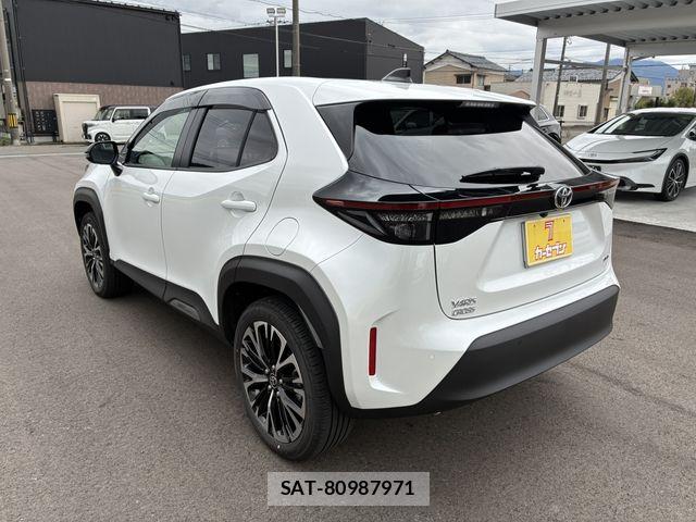 Toyota YARIS CROSS 2026-04 8832692-10