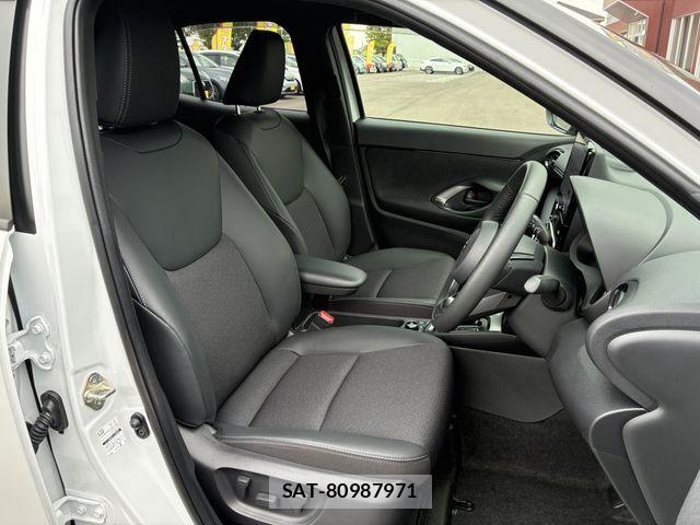 Toyota YARIS CROSS 2026-04 8832692-15