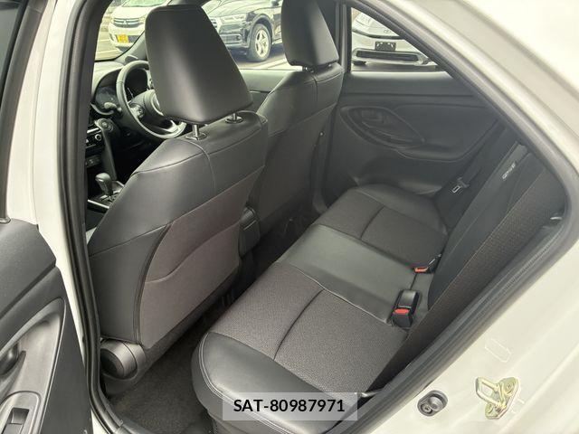 Toyota YARIS CROSS 2026-04 8832692-18