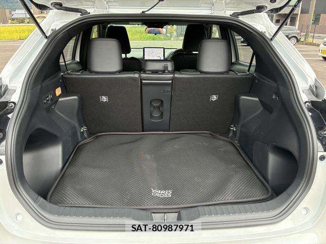 Toyota YARIS CROSS 2026-04 8832692-22