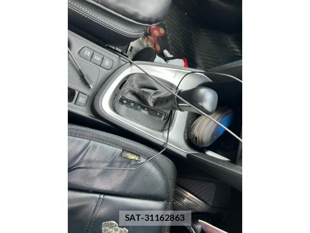 Toyota YARIS CROSS 2023-12 8832696-24