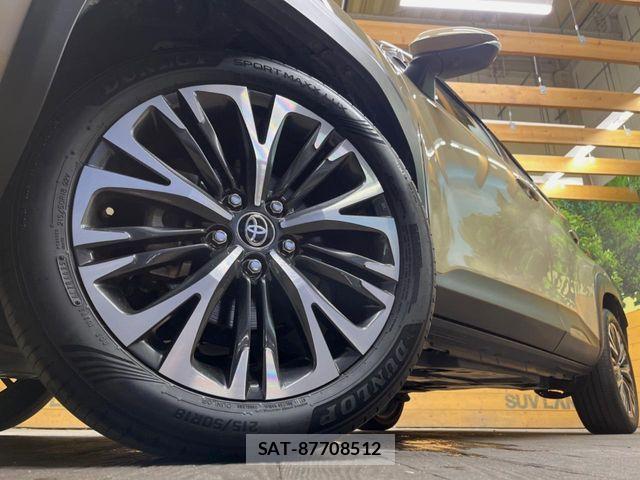 Toyota YARIS CROSS 2021-07 8851217-12