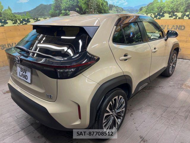 Toyota YARIS CROSS 2021-07 8851217-16