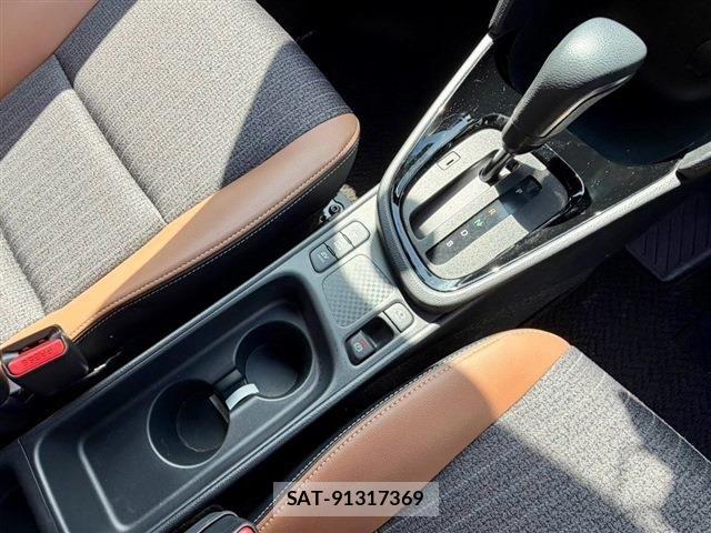 Toyota YARIS CROSS 2024-04 8851213-14