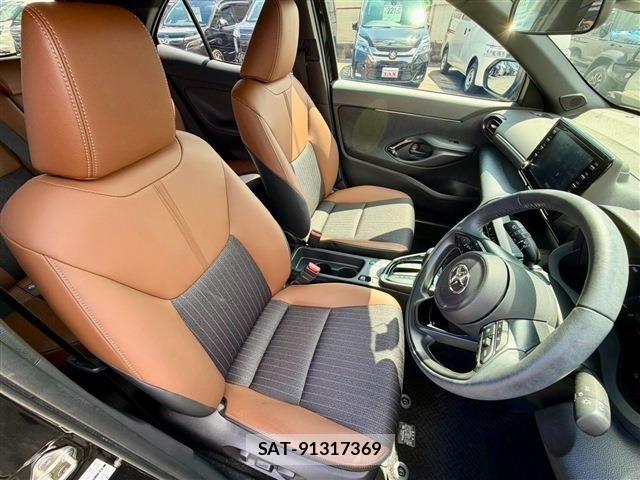 Toyota YARIS CROSS 2024-04 8851213-22