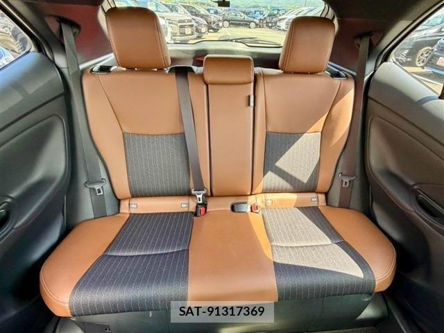 Toyota YARIS CROSS 2024-04 8851213-25