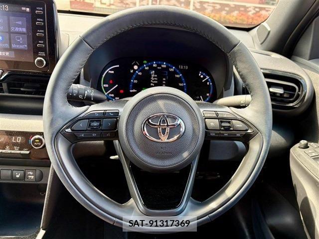 Toyota YARIS CROSS 2024-04 8851213-3