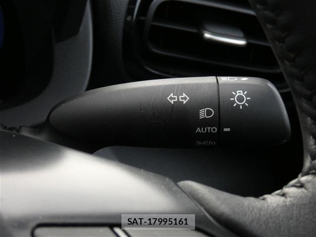 Toyota YARIS CROSS 2023-09 8883160-13