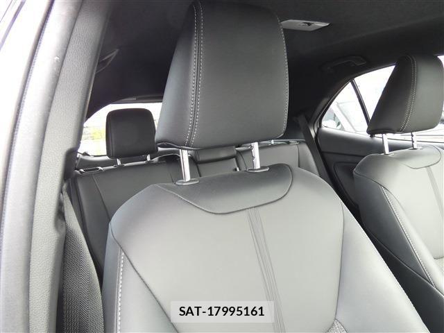Toyota YARIS CROSS 2023-09 8883160-20
