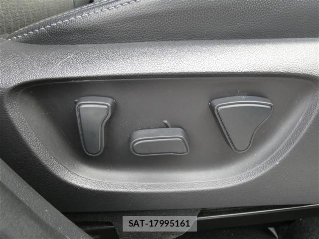 Toyota YARIS CROSS 2023-09 8883160-22