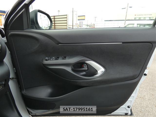 Toyota YARIS CROSS 2023-09 8883160-24