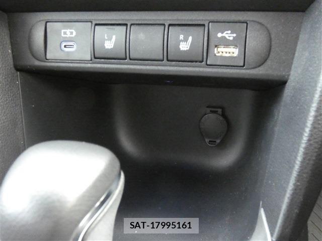 Toyota YARIS CROSS 2023-09 8883160-5