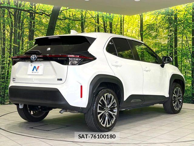 Toyota YARIS CROSS 2023-09 8883158-16